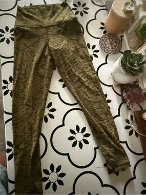 Athleta Olive Green Tiger-Stripe Leggings